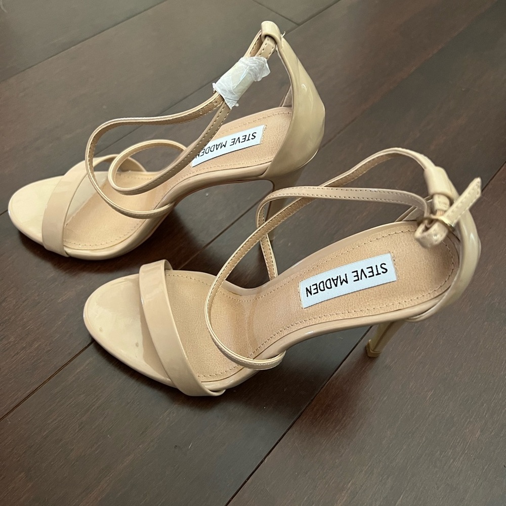 Steve Madden Feliz in Patent Blush Size 7